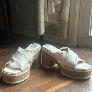 DV by Dolce Vita Women's White and Tan Platform Sandals